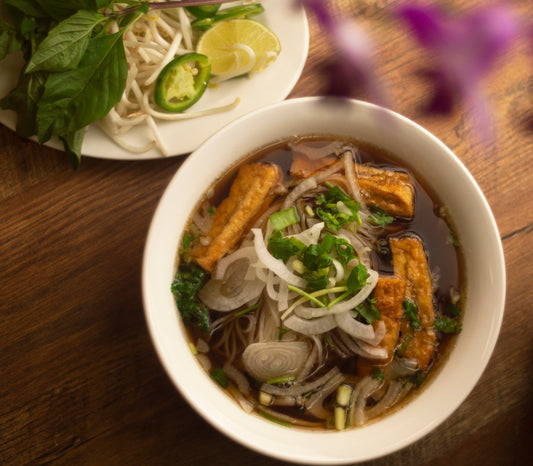 D7. Tofu, Veggie w/ Beef Broth - Phở đậu hũ và rau củ với nước bò hầm