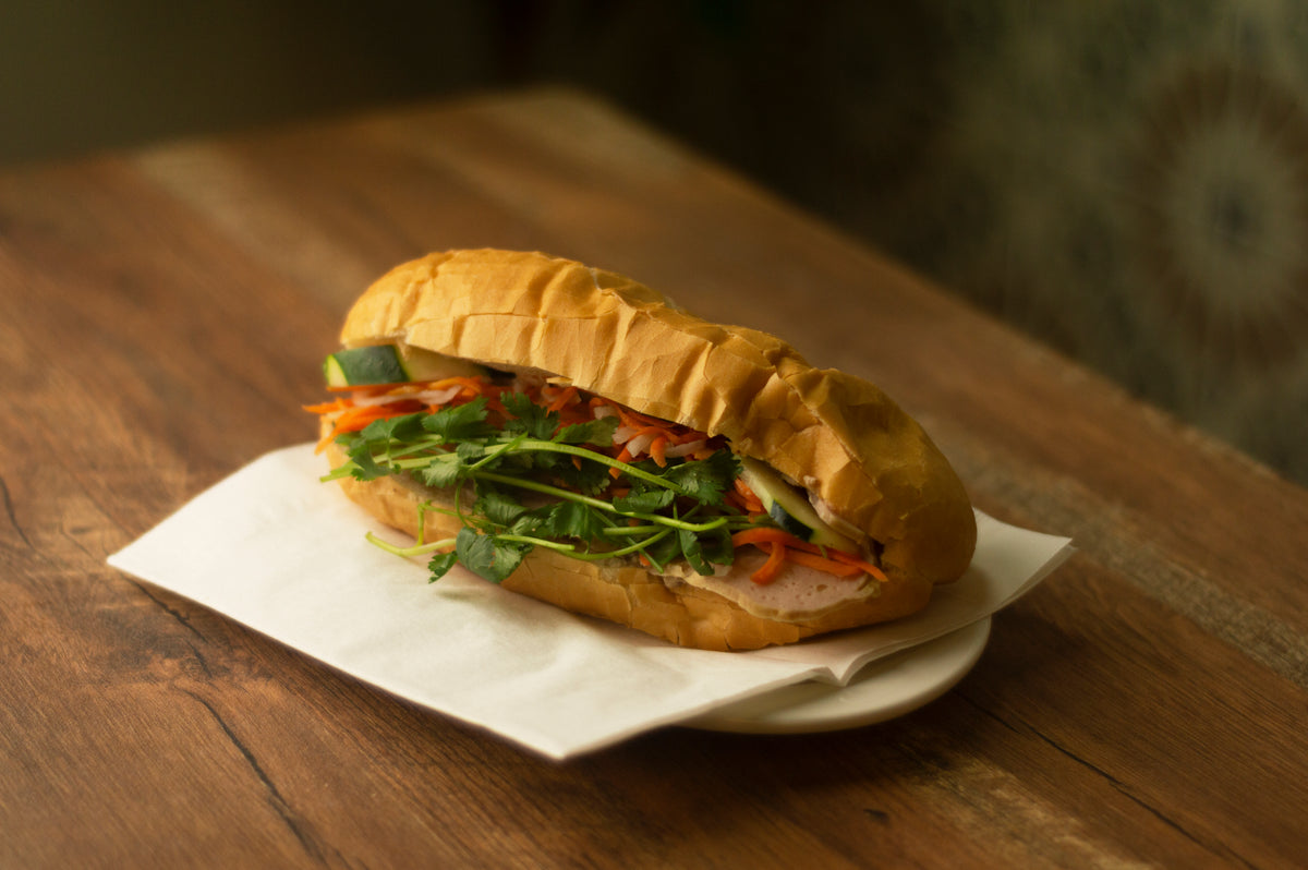 E1. Ham Sandwiches (bánh mì thịt nguội) – Pho Smile